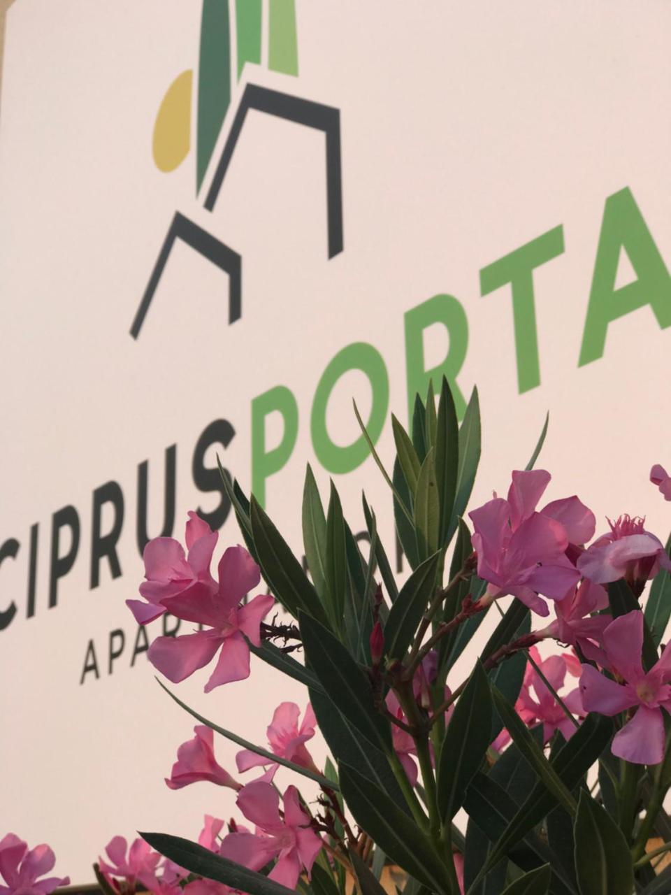 Ciprus Porta Apartmanok Balatonkenese Exterior foto