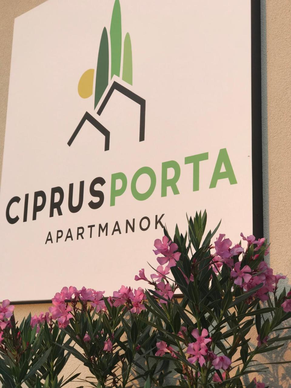 Ciprus Porta Apartmanok Balatonkenese Exterior foto