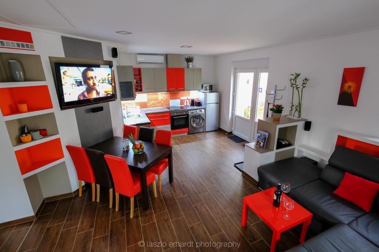Ciprus Porta Apartmanok Balatonkenese Exterior foto